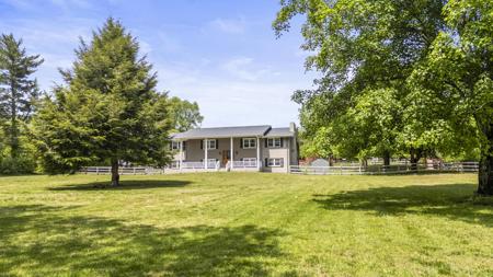 9035 Pleasant Lane