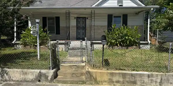 307 N Holly Street