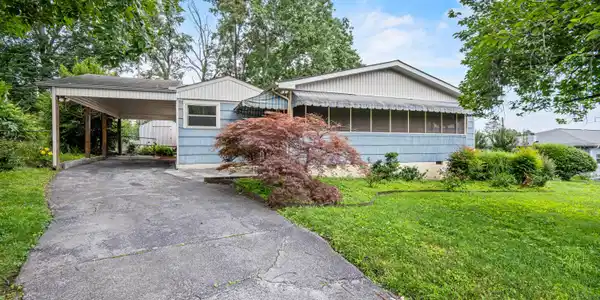 3841 Rollingwood Drive