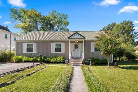 5324 Meadowbrook Lane