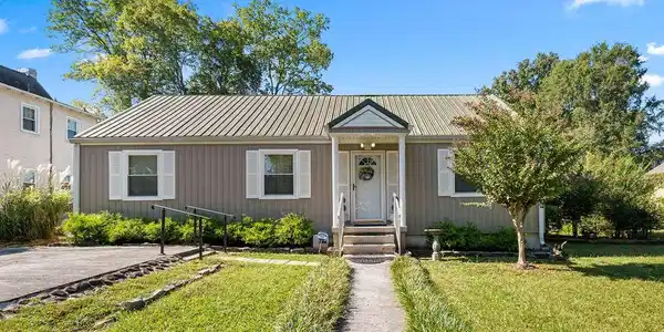 5324 Meadowbrook Lane