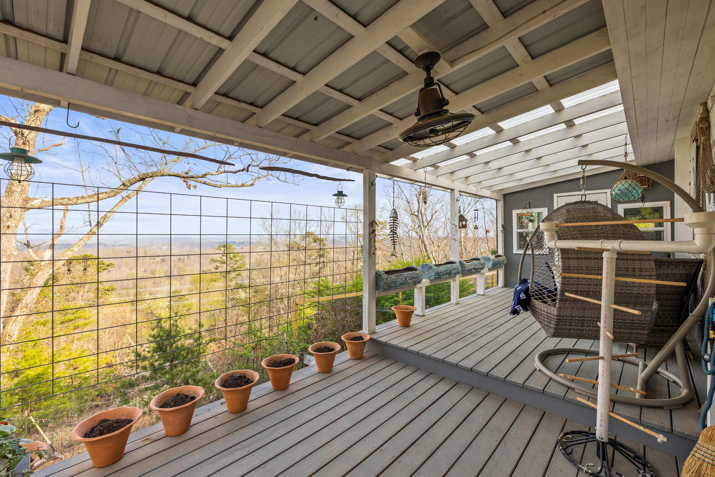 Image 3: Deck
