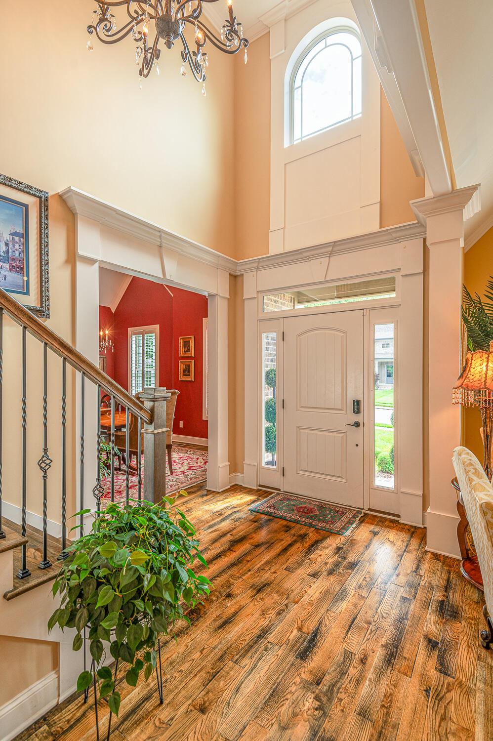 Image 3: Foyer