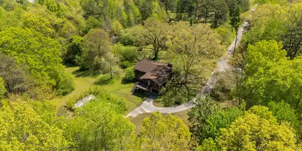 401 Laymons Road