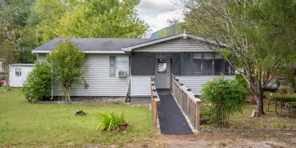 805 Pickett Gulf Road