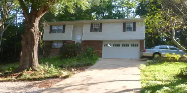 1303 Thrasher Pike