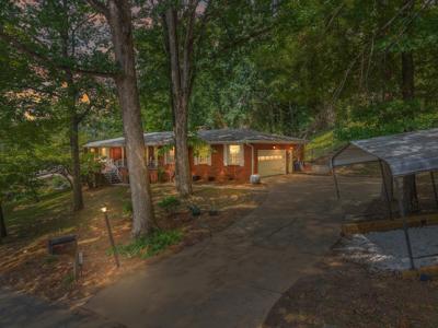 1059 Balmoral Drive