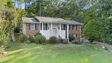 801 Chestnut Wood Lane