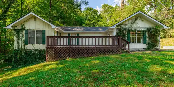 792 Sawmill Trail