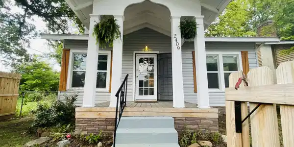 2409 Kirby Avenue