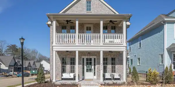 184 Charming Place