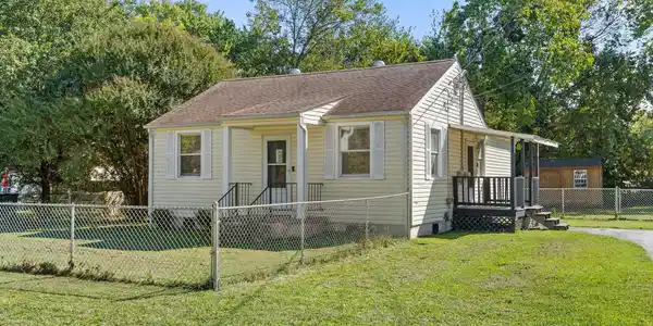 1716 Strawberry Lane