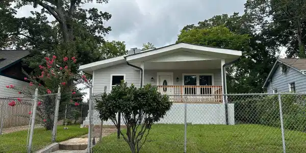 2415 Vine Street