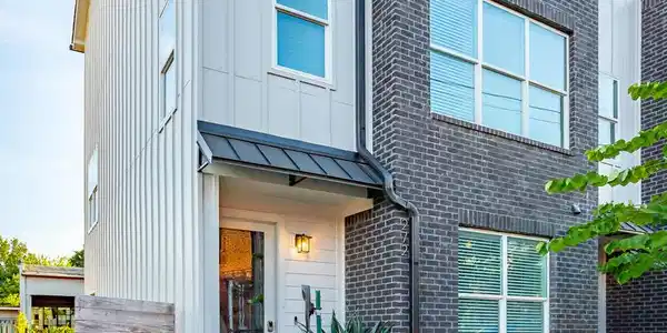 272 W 16th Street