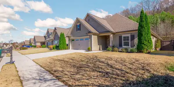5445 Bungalow Circle