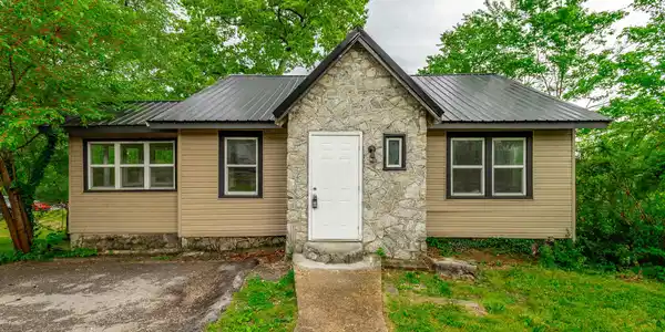 1812 John Ross Road