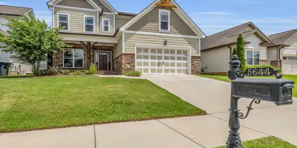 5644 Bungalow Circle