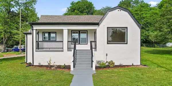 2917 Crescent Circle