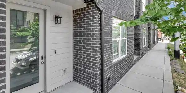 280 W 16th Street