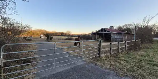 1244 Valley View Highway