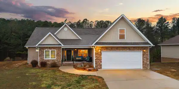 160 Nesting Ridge Road NW