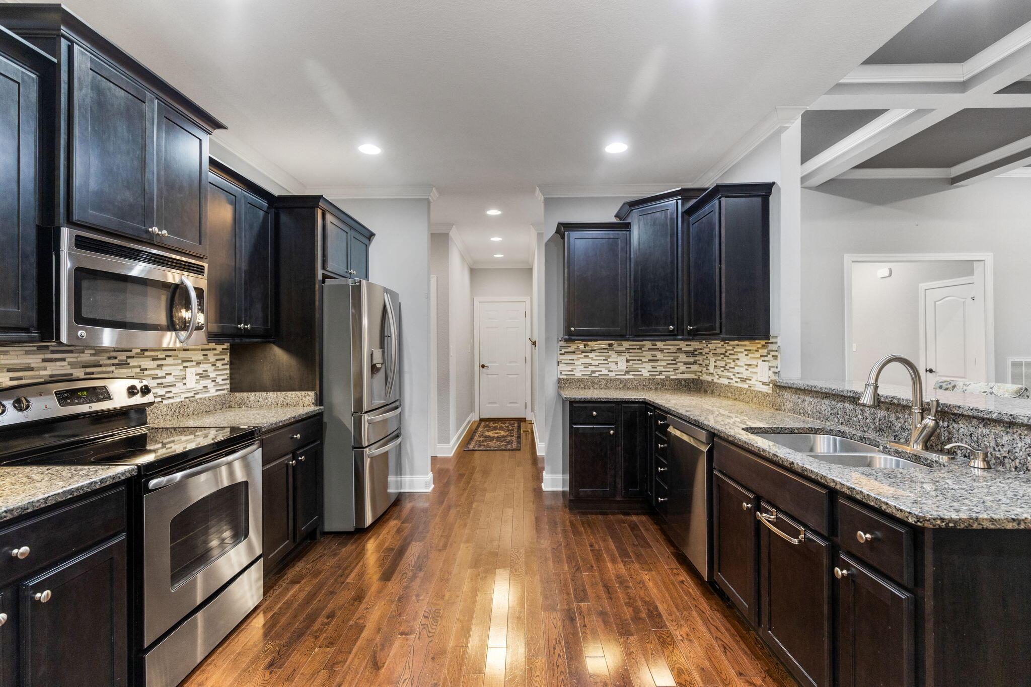 Image 3: 14-web-or-mls-146A0490