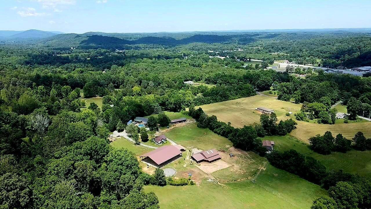 Image 3: 200 Reavley aerial 4