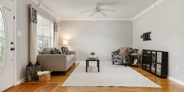 Image 3: 3