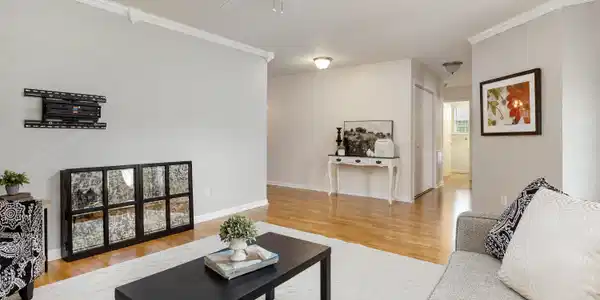 Image 4: 4