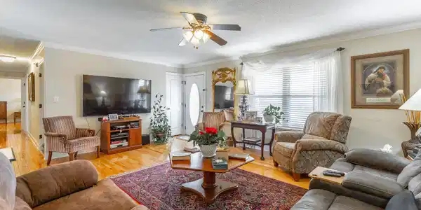 Image 4: 10245 Snow Hill Road HD-36