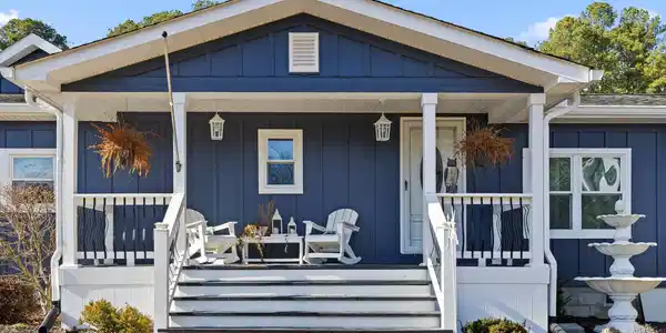 Image 3: Enjoy relaxing on your front porch!