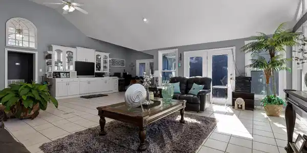 Image 4: Enjoy relaxing in your sunroom