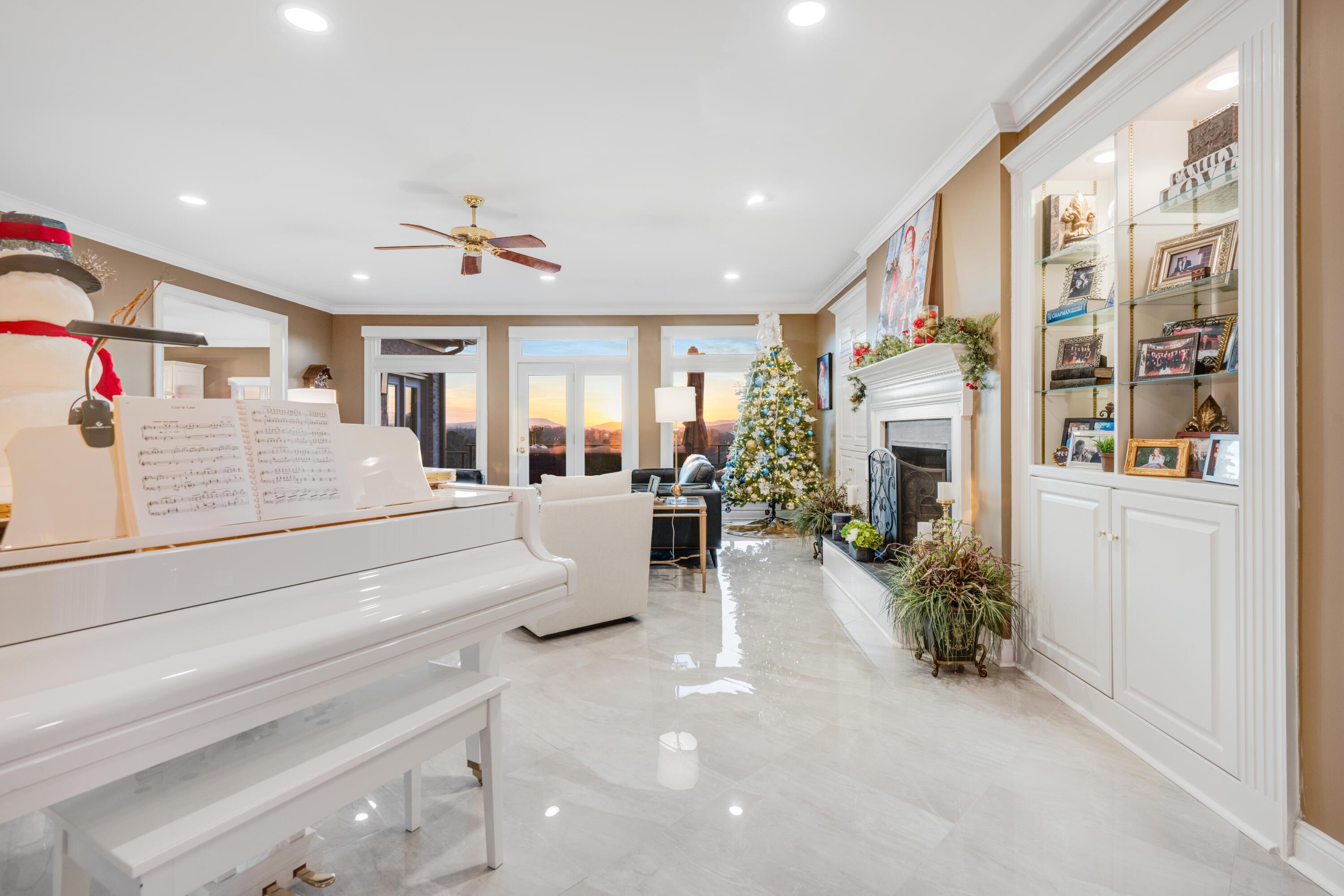 Image 4: KAE_9998-new