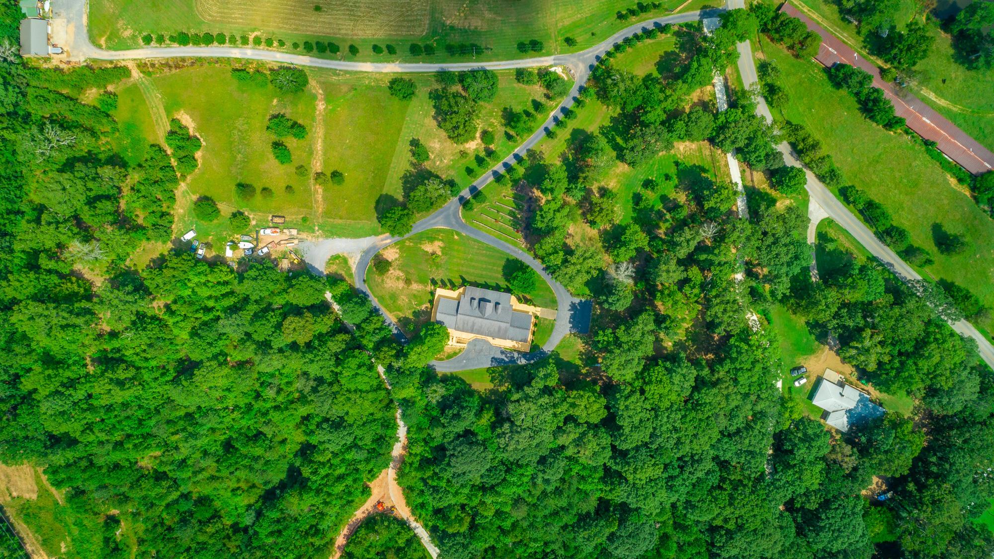 Image 2: 5 acre lot