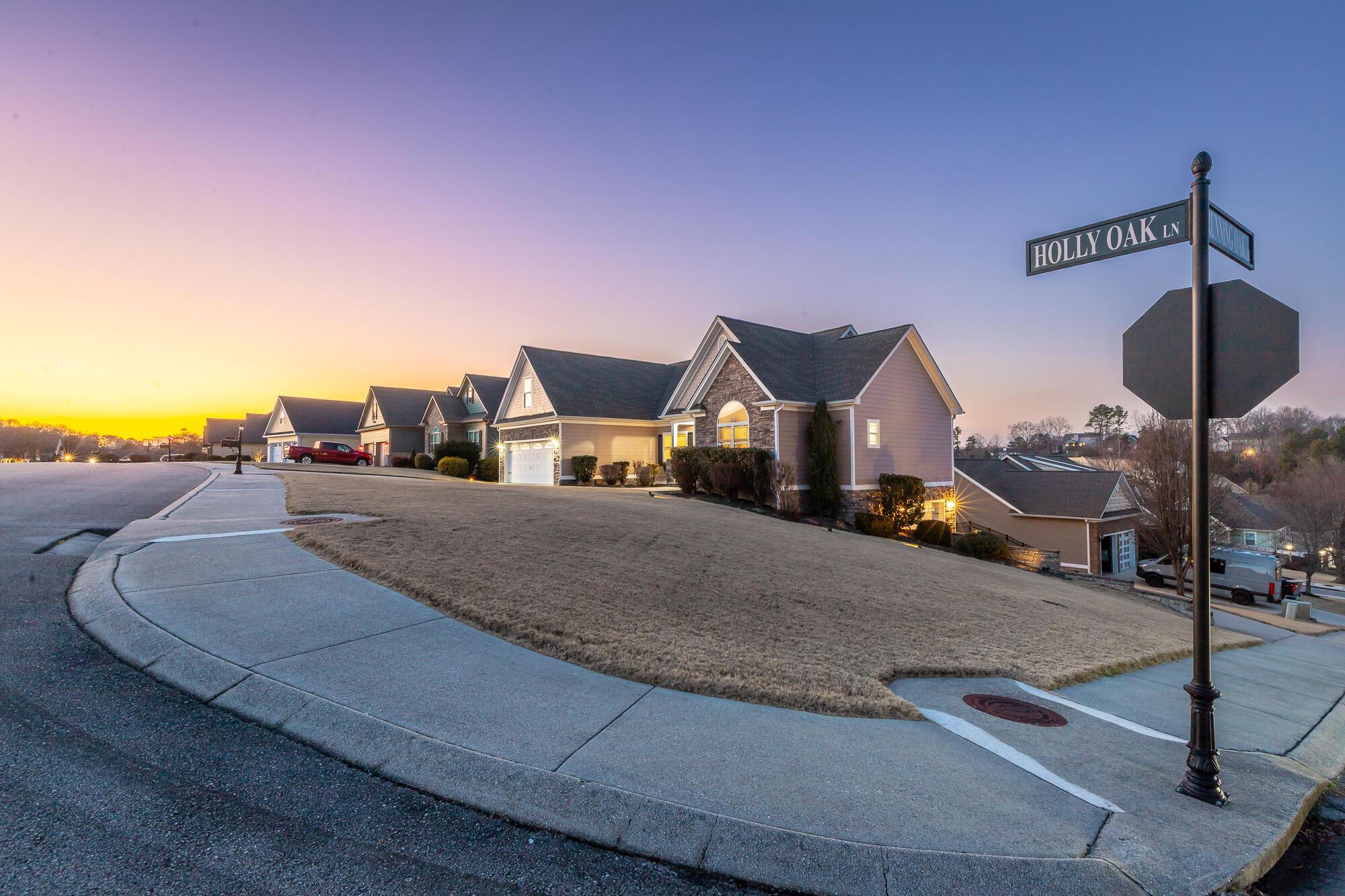 Image 2: 151 Holly Oak Lane TWILIGHT HD-11