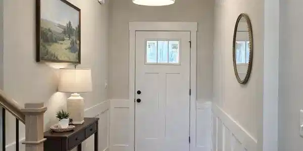 Image 3: Foyer
