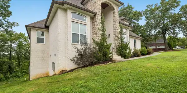 Image 2: 2-5802 Muirfield Ln Chattanooga - 002