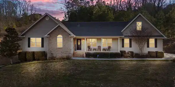 175 NW Stonewood Drive NW