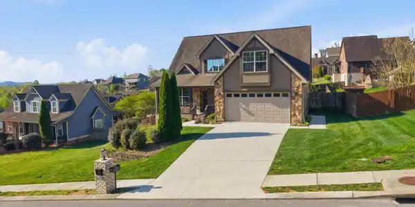 8095 Burgundy Circle