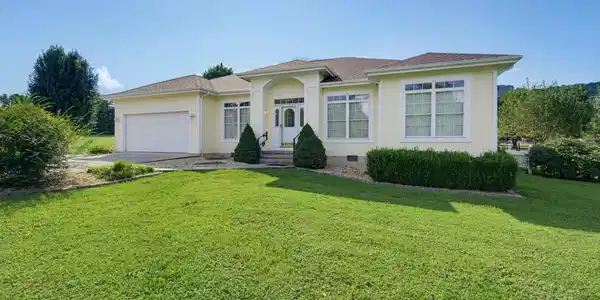 286 Cedar Lane