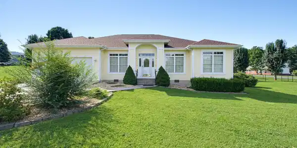 Image 2: 286 Cedar Lane-2