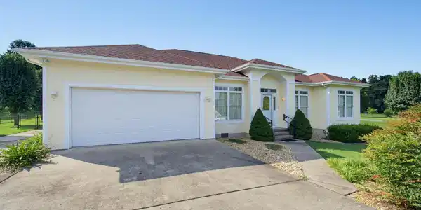 Image 3: 286 Cedar Lane-11