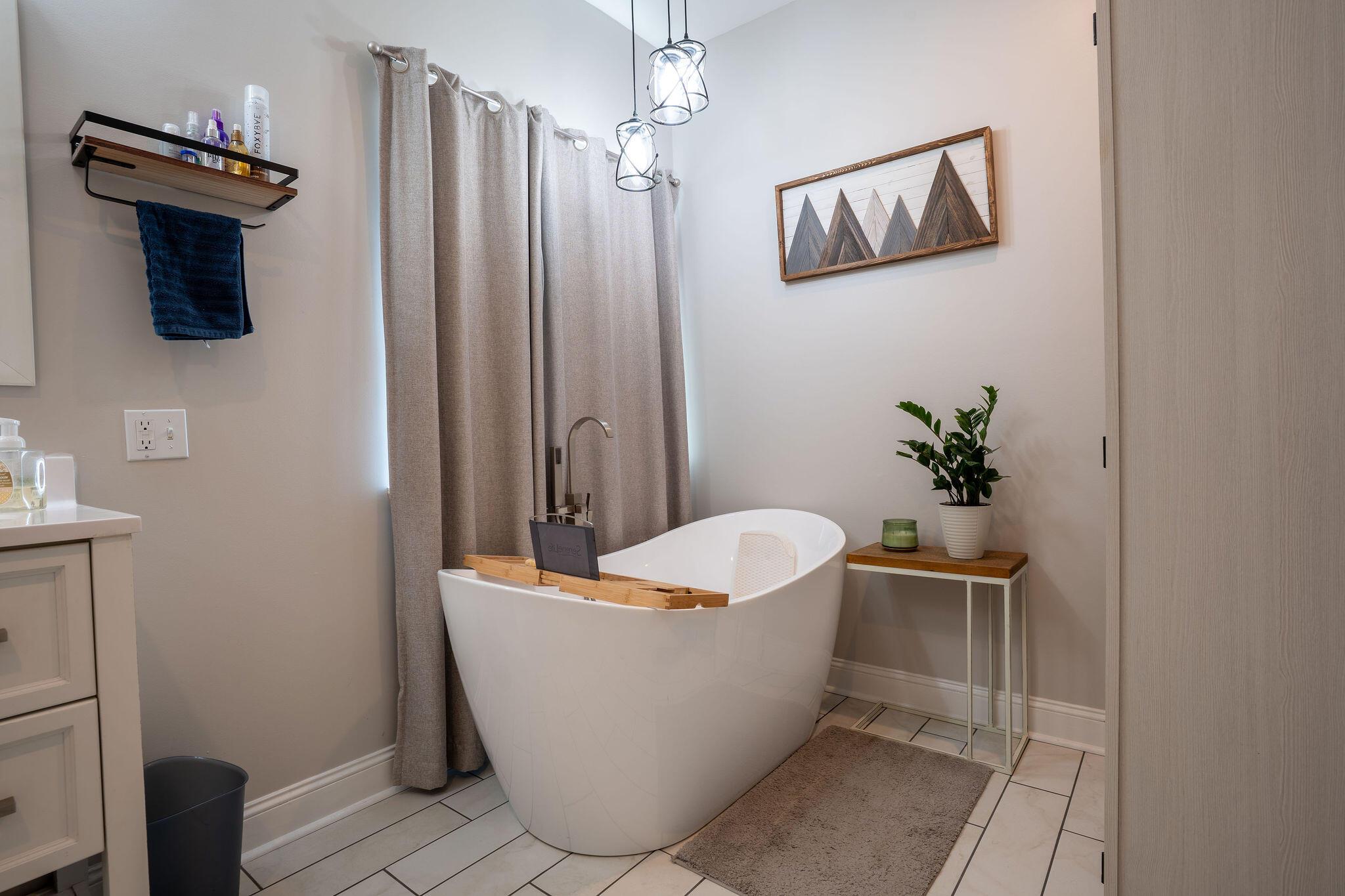 Image 4: A7300666-HDR