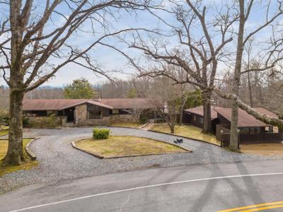 2204 Fairmount Pike