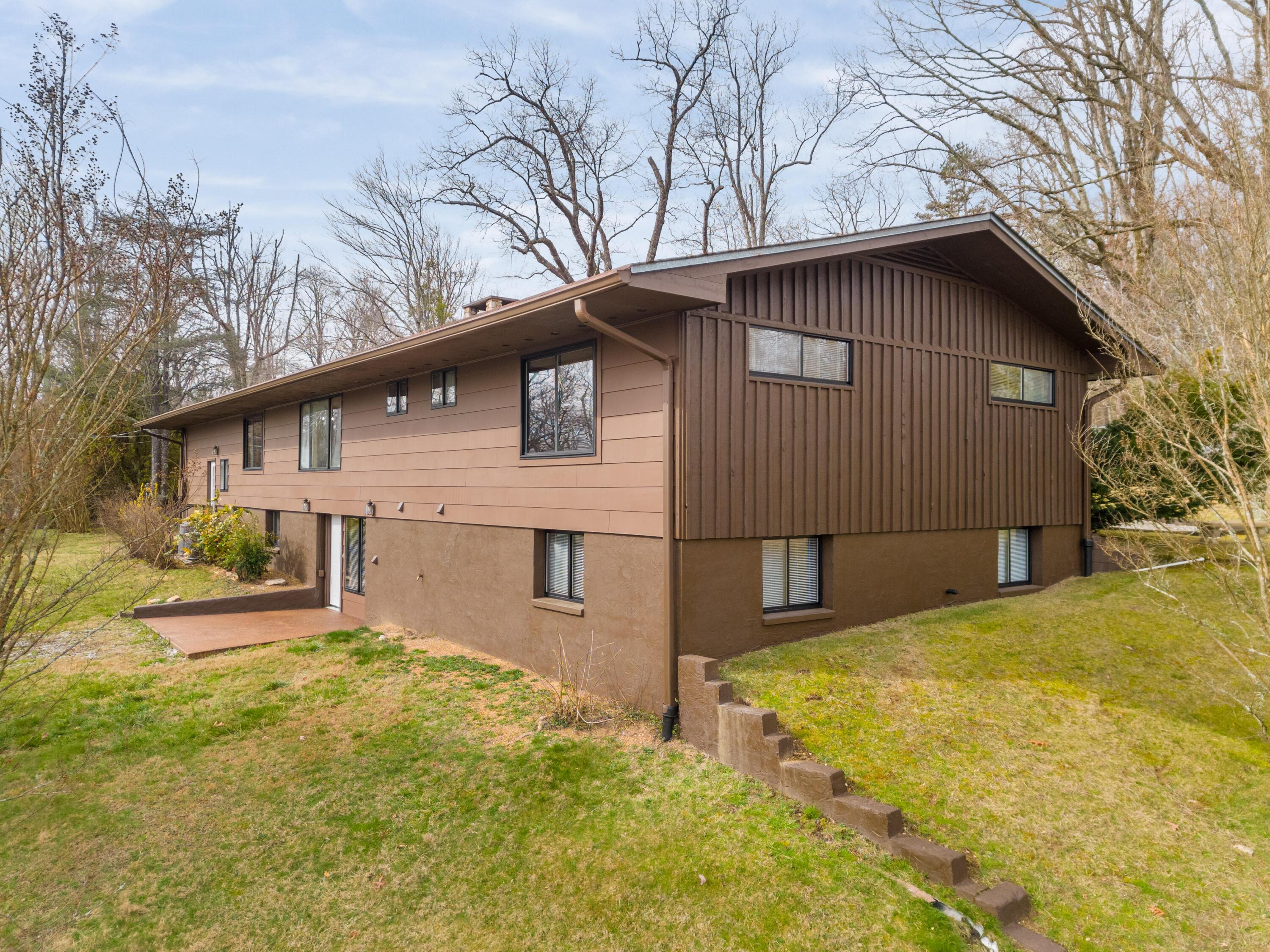 Image 4: Residence