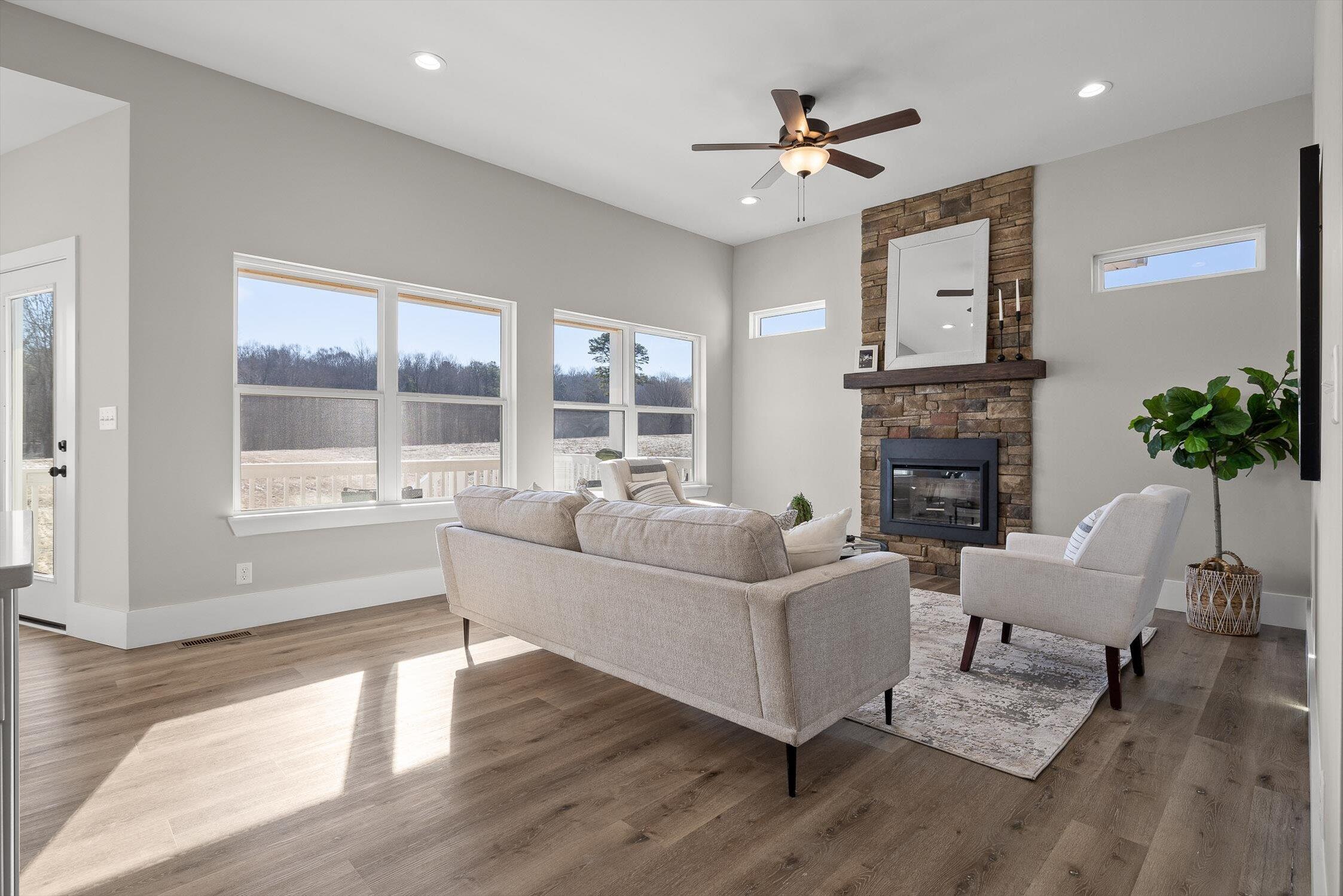 Image 2: 12-Old York-12