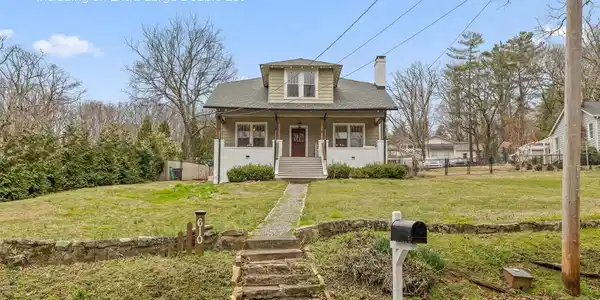 610 W Sunset Road