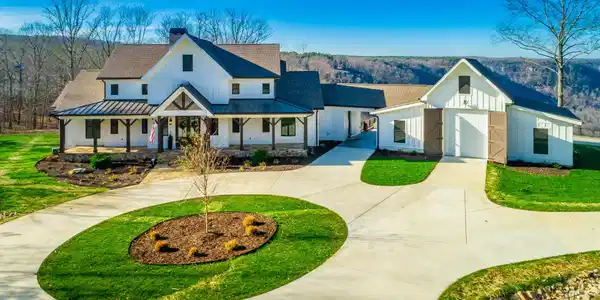 557 High Point Lane