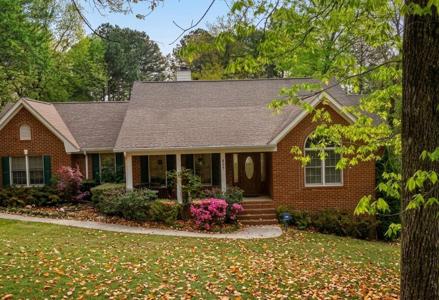 435 Live Oak Trail NE