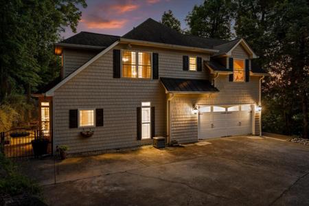 2399 Red Tail Lane